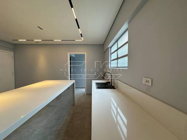 #57 - Apartamento para Venda em Santos - SP