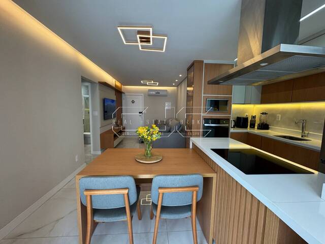 #73 - Apartamento para Venda em Santos - SP