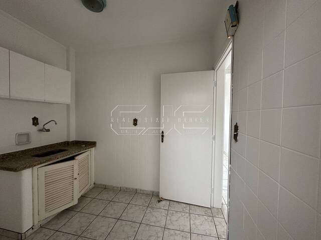 #77 - Apartamento para Venda em Santos - SP