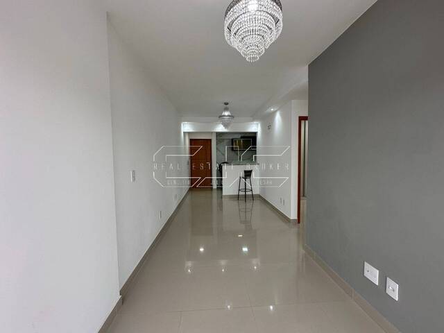 #80 - Apartamento para Venda em Santos - SP