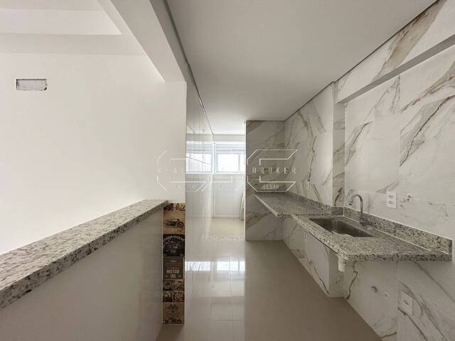 #81 - Apartamento para Venda em Santos - SP