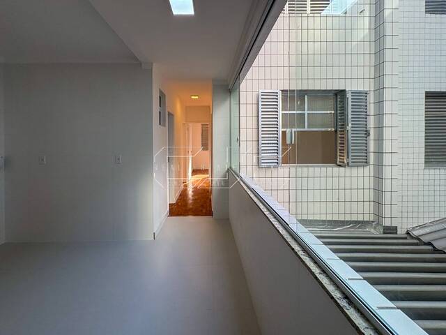 #84 - Apartamento para Venda em Santos - SP