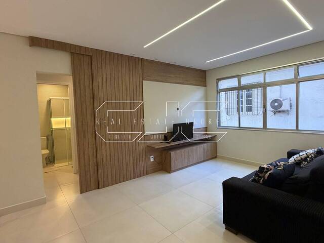 #90 - Apartamento para Venda em Santos - SP