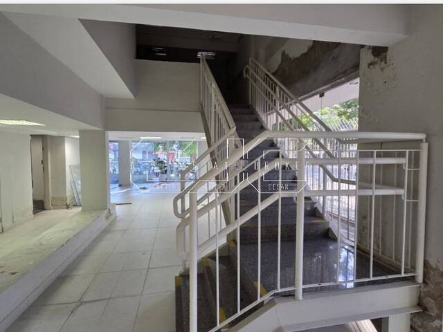 #93 - Loja para Venda em Santos - SP