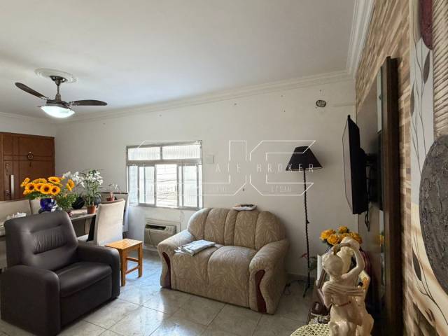 #100 - Apartamento para Venda em Santos - SP