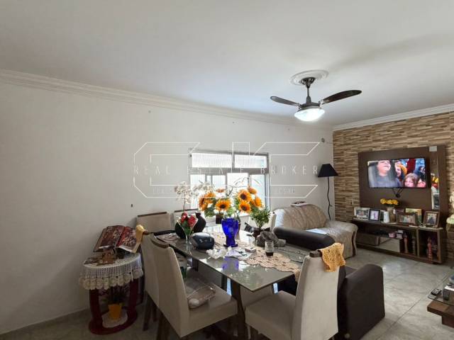 #100 - Apartamento para Venda em Santos - SP