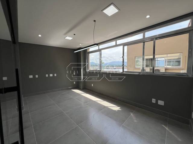 #111 - Sala para Venda em Santos - SP