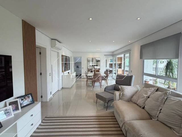 #133 - Apartamento para Venda em Santos - SP