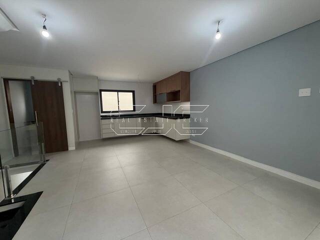 #156 - Casa para Venda em Santos - SP