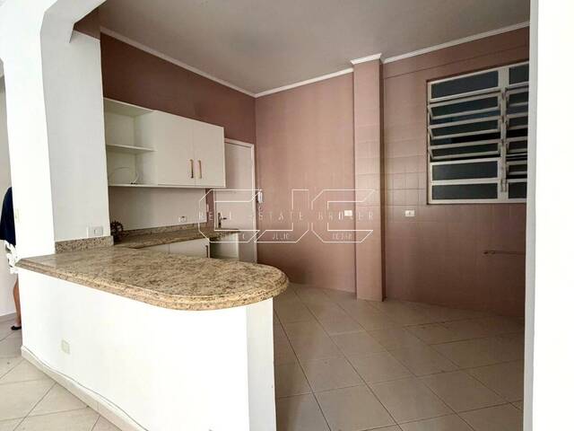 #157 - Apartamento para Venda em Santos - SP